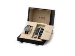 Rado Captain Cook Chronograph Automatik Edelstahl schwarz Metallband – Herrenuhren Chronograph aus Edelstahl, Keramik und Leder. Das Gehäuse ist rund und silber. Das Edelstahlarmband ist silber. Das Zifferblatt ist ein Index in schwarz. – Ansicht 4