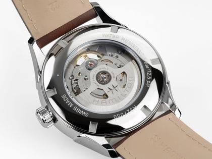Hamilton Jazzmaster Open Heart Automatik Edelstahl 42mm grünes Zifferblatt braunes Lederband – Herrenuhren Uhr ohne Datum aus Edelstahl. Das Gehäuse ist rund und silber. Das Lederarmband ist braun. Das Zifferblatt ist ein Index in grün. – Ansicht 3