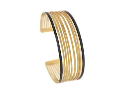 Maria Rzewuska SBAK Armreif Silber vergoldet – Armschmuck Armreif in gelbgold und aus 925 Silber, Ruthenium und vergoldet.