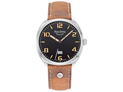 Bruno Söhnle Glashütte La Spezia II Quarz Edelstahl 44mm schwarzes Zifferblatt braunes Lederband – Herrenuhren Uhr mit Datum aus Edelstahl und Leder. Das Gehäuse ist tonneauform und silber. Das Lederarmband ist braun. Das Zifferblatt ist arabisch Index und schwarz.