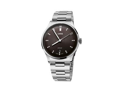 Herrenuhren Uhr mit Datum aus Edelstahl. Das Gehäuse ist rund und silber. Das Edelstahlarmband ist silber. Das Zifferblatt ist ein Index in schwarz.