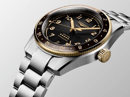Longines Spirit Zulu Time Automatik Edelstahl 39mm Gelbgold-Lünette graues Zifferblatt Metallband – Herrenuhren Uhr mit Datum aus 750 Gelbgold, Edelstahl und Keramik. Das Gehäuse ist rund und silber-gelbgold. Das Edelstahlarmband ist silber. Das Zifferblatt ist arabisch Index und grau. – Ansicht 4