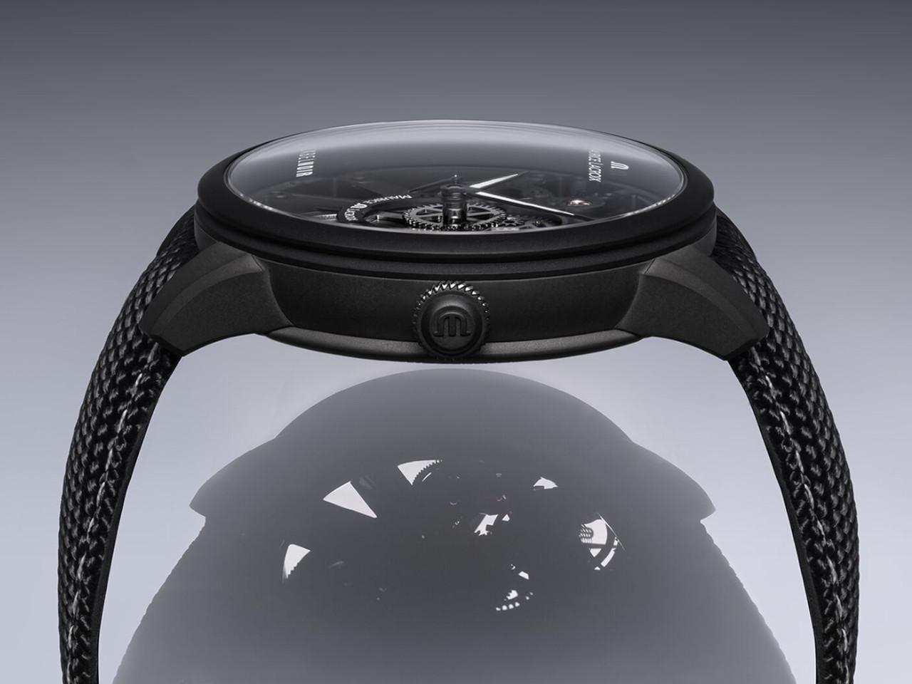 Maurice Lacroix Masterpiece Skeleton Label Noir Handaufzug Edelstahl Schwarz-DLC 43mm schwarzes Zifferblatt schwarzes Textilband – Herrenuhren Uhr ohne Datum aus DLC beschichtet, Edelstahl und PVD beschichtet. Das Gehäuse ist rund und schwarz. Das Textilarmband ist schwarz. Das Zifferblatt ist skelettiert und schwarz. – Ansicht 3