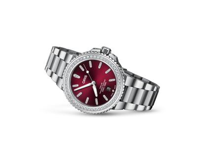 Oris Aquis Date Diamonds Automatik Edelstahl 41,5mm rotes ZIfferblatt Metallband – Damenuhren Uhr mit Datum aus Edelstahl. Das Gehäuse ist rund und silber. Das Edelstahlarmband ist silber. Das Zifferblatt ist ein Index in rot. – Ansicht 2