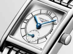 Longines DolceVita   Mini Quarz Edelstahl 22x29mm silbernes Zifferblatt Metallband – Damenuhren Uhr ohne Datum aus Edelstahl. Das Gehäuse ist rechteckig und silber. Das Edelstahlarmband ist silber. Das Zifferblatt ist römisch und weiß. – Ansicht 2