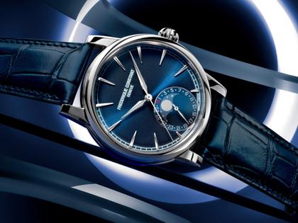 Frederique Constant Classic Moonphase Date Manufacture Automatik Edelstahl 40mm blaues Zifferblatt blaues Lederband – Herrenuhren Uhr mit Datum aus Edelstahl und Leder. Das Gehäuse ist rund und silber. Das Lederarmband Kroko / Alligator ist blau. Das Zifferblatt ist ein Index in blau. – Ansicht 4