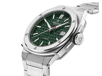 Alpina Alpiner Extreme Automatik Edelstahl 39mm grünes Zifferblatt Metallband – Herrenuhren Uhr mit Datum aus Edelstahl. Das Gehäuse ist rund und silber. Das Edelstahlarmband ist silber. Das Zifferblatt ist ein Index in grün. – Ansicht 3