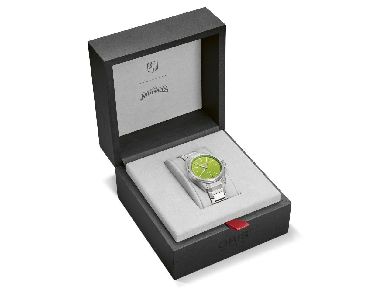 Oris ProPilot X Kermit Automatik Titan 39mm grünes Zifferblatt Metallband – Herrenuhren Uhr mit Datum aus Titan. Das Gehäuse ist rund und grau. Das Titanarmband ist grau. Das Zifferblatt ist ein Index in grün. – Ansicht 6
