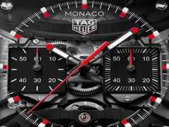 TAG Heuer Monaco Evergraph Automatik Titan DLC-Schwarz 40mm skelettiertes Zifferblatt schwarzes Kautschukband – Herrenuhren Chronograph aus DLC beschichtet und Titan. Das Gehäuse ist quadratisch und schwarz. Das Kautschuk / Kunststoff / Silikon Armband ist schwarz. Das Zifferblatt ist ein Index in schwarz. – Ansicht 4