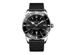 Breitling Superocean Heritage B20 Automatic 46 Edelstahl schwarzes Zifferblatt schwarzes Kautschukband – Herrenuhren Uhr mit Datum aus Edelstahl und Keramik. Das Gehäuse ist rund und silber. Das Kautschuk / Kunststoff / Silikon Armband ist schwarz. Das Zifferblatt ist ein Index in schwarz.