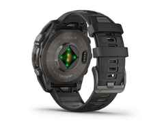 Garmin fenix 8 47mm AMOLED faserverstärktes Polymer Titan carbongrau beschichtet schwarzes Kautschukband – Herrenuhren Uhr Multifunktion aus DLC beschichtet, Kautschuk und Titan. Das Gehäuse ist rund und grau. Das Kautschuk / Kunststoff / Silikon Armband ist schwarz. Das Zifferblatt ist digital und schwarz. – Ansicht 4