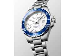 Longines HydroConquest Sylt Edition 2026 Automatik Edelstahl 42mm weißes Zifferblatt Metallband – Herrenuhren Uhr mit Datum aus Edelstahl und Keramik. Das Gehäuse ist rund und silber. Das Edelstahlarmband ist silber. Das Zifferblatt ist ein Index in weiß. – Ansicht 4
