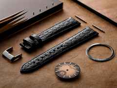 Frederique Constant Classics Moneta Handaufzug Edelstahl 38,5mm braunes Zifferblatt schwarzes Lederband limitiert – Herrenuhren Uhr ohne Datum aus Edelstahl und Leder. Das Gehäuse ist rund und silber. Das Lederarmband ist schwarz. Das Zifferblatt ist ein Index in braun. – Ansicht 15
