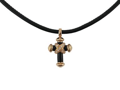 Leo Wittwer Crosses Anhänger klein Roségold und Kaltemaille mit Brillanten 0,080ct 21-0867373-1100 Full Set Occasion Neu – Anhänger Anhänger mit Besatz in roségold und aus 750 Rotgold, Emaille und Leder.