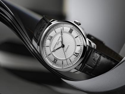 Frederique Constant Classics Premiere Automatik Edelstahl 38,5mm weißes Zifferblatt schwarzes Lederband – Herrenuhren Uhr ohne Datum aus Edelstahl und Leder. Das Gehäuse ist rund und silber. Das Lederarmband ist schwarz. Das Zifferblatt ist römisch Index und weiß. – Ansicht 3