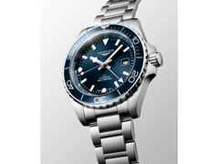 Longines HydroConquest GMT Automatik Edelstahl 43mm blaues Zifferblatt Metallband – Herrenuhren Uhr mit Datum aus Edelstahl und Keramik. Das Gehäuse ist rund und silber. Das Edelstahlarmband ist silber. Das Zifferblatt ist arabisch Index und blau. – Ansicht 2
