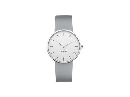 M&M Circle Line Quarz Edelstahl 34mm silbernes Zifferblatt graues Lederband – Damenuhren Uhr ohne Datum aus Edelstahl. Das Gehäuse ist rund und silber. Das Lederarmband ist grau. Das Zifferblatt ist ein Index in silber.
