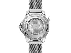 Omega Seamaster Diver 300M  Automatik Edelstahl 42mm James Bond Edition blaues Zifferblatt Metallband – Herrenuhren Uhr ohne Datum aus Edelstahl und Keramik. Das Gehäuse ist rund und silber. Das Edelstahlarmband ist silber. Das Zifferblatt ist ein Index in blau. – Ansicht 2
