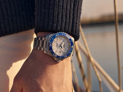 Longines HydroConquest Sylt Edition 2026 Automatik Edelstahl 42mm weißes Zifferblatt Metallband – Herrenuhren Uhr mit Datum aus Edelstahl und Keramik. Das Gehäuse ist rund und silber. Das Edelstahlarmband ist silber. Das Zifferblatt ist ein Index in weiß. – Ansicht 19