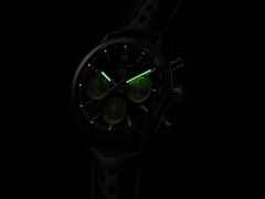 TAG Heuer Carrera Chronograph Automatik Edelstahl 39mm schwarzes Zifferblatt schwarzes Lederband – Herrenuhren Chronograph aus Edelstahl und Leder. Das Gehäuse ist rund und silber. Das Lederarmband ist schwarz. Das Zifferblatt ist ein Index in schwarz. – Ansicht 6