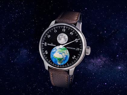MeisterSinger Stratoscope Automatik Edelstahl Best Friends Limited Edition – Herrenuhren Uhr ohne Datum aus Edelstahl. Das Gehäuse ist rund und silber. Das Lederarmband ist braun. Das Zifferblatt ist arabisch Index und schwarz. – Ansicht 2