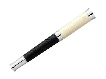 Montblanc Writers Edition                   2023: Robert Louis Stevenson Limited Edition Rollerball – Schreibgeräte Rollerball in schwarz und aus 750 Gelbgold, Edelharz, Metall, platiniert und rhodiniert. – Ansicht 3