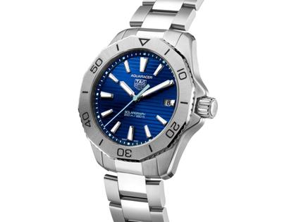 TAG Heuer Aquaracer Professional 200 Solargraph Quarz Edelstahl 40mm blaues Zifferblatt Metallband – Herrenuhren Uhr mit Datum aus Edelstahl. Das Gehäuse ist rund und silber. Das Edelstahlarmband ist silber. Das Zifferblatt ist ein Index in blau. – Ansicht 2