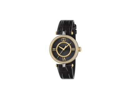Gucci Model 2000 Quarz Edelstahl 30mm schwarzes Zifferblatt mit Diamanten schwarzes Lederband YA167510 – Damenuhren Uhr ohne Datum aus 750 Gelbgold, Edelharz, Edelstahl und vergoldet. Das Gehäuse ist rund und silber. Das Lederarmband ist schwarz. Das Zifferblatt ist römisch Index und schwarz.