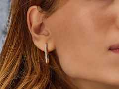 Nanis Libera  Creolen Gelbgold mit Brillanten  mittel – Ohrschmuck Creolen aus 750 Gelbgold. – Ansicht 3