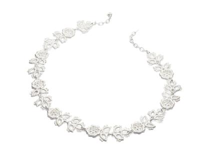 Brigitte Adolph Jewellery Design Dornröschen Collier Silber 45cm – Halsschmuck Collier in silber und aus 925 Silber.
