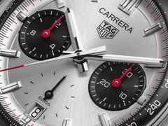 TAG Heuer Carrera Chronograph Automatik Edelstahl 39mm silberfarbenes Zifferblatt Metallband – Herrenuhren Chronograph aus Edelstahl und Keramik. Das Gehäuse ist rund und silber. Das Edelstahlarmband ist silber. Das Zifferblatt ist ein Index in silber. – Ansicht 6