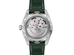 Omega Seamaster Aqua Terra 150M Automatik Edelstahl 43mm grünes Zifferblatt grünes Kautschukband – Herrenuhren Uhr mit Datum aus 750 Gelbgold, Edelstahl, Kautschuk und Keramik. Das Gehäuse ist rund und silber. Das Kautschuk / Kunststoff / Silikon Armband ist grün. Das Zifferblatt ist ein Index in grün. – Ansicht 2
