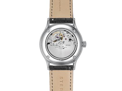 Sternglas Berlin Automatik Edelstahl 38mm blaues Zifferblatt schwarzes Lederband – Herrenuhren Uhr mit Datum aus Edelstahl und Leder. Das Gehäuse ist rund und silber. Das Lederarmband ist schwarz. Das Zifferblatt ist ein Index in blau. – Ansicht 4