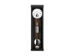Erwin Sattler Seilzug Regulator Wanduhr Classica K 70 M römisches Zifferblatt – Großuhren Wanduhr aus . Das Gehäuse ist rechteckig und schwarz. Das Zifferblatt ist römisch und weiß.