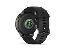 Garmin Venu 4 Quarz Edelstahl und Polymer Schiefergrau 45mm digitales Zifferblatt schwarzes Silikonband – Herrenuhren Uhr Multifunktion aus Edelstahl, Faserverstärktes Polymer und PVD beschichtet. Das Gehäuse ist rund und anthrazit. Das Kautschuk / Kunststoff / Silikon Armband ist schwarz. Das Zifferblatt ist digital und schwarz. – Ansicht 4