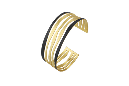 Maria Rzewuska SBAK Armreif Silber vergoldet – Armschmuck Armreif in gelbgold und aus 925 Silber, Ruthenium und vergoldet.