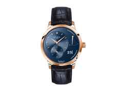 Glashütte Original PanoReserve Handaufzug Rotgold 40mm blaues Zifferblatt blaues Lederband – Herrenuhren Uhr mit Datum aus 750 Rotgold. Das Gehäuse ist rund und roségold. Das Lederarmband Kroko / Alligator ist blau. Das Zifferblatt ist ein Index in blau.