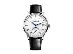 H. Moser & Cie. Venturer Big Date Handaufzug Weißgold 41,5mm weißes Zifferblatt schwarzes Lederband – Herrenuhren Uhr mit Datum aus 750 Weißgold. Das Gehäuse ist rund und silber. Das Lederarmband Kroko / Alligator ist schwarz. Das Zifferblatt ist römisch und weiß.