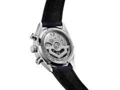 TAG Heuer Carrera Chronograph Automatik Edelstahl 39mm blaues Zifferblatt blaues Lederband – Herrenuhren Chronograph aus Edelstahl und Leder. Das Gehäuse ist rund und silber. Das Lederarmband ist blau. Das Zifferblatt ist ein Index in blau. – Ansicht 3