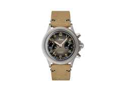 Sinn Spezialuhren 356 FLIEGER Klassik AS E Chronograph Automatik Edelstahl 38,5mm graues Zifferblatt beiges Lederband – Herrenuhren Chronograph aus Edelstahl und Leder. Das Gehäuse ist rund und grau. Das Lederarmband ist beige. Das Zifferblatt ist arabisch und anthrazit.