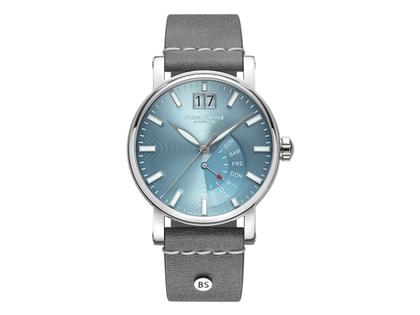Bruno Söhnle Glashütte Pesaro I Quarz Edelstahl 43mm blaues Zifferblatt graues Lederband – Herrenuhren Uhr mit Datum aus Edelstahl. Das Gehäuse ist rund und silber. Das Lederarmband ist grau. Das Zifferblatt ist ein Index in blau.