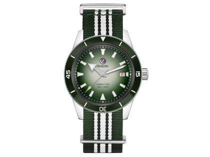 Rado Captain Cook x Cameron Norrie Automatik Edelstahl grün Edelstahlband Limitierte Edition – Herrenuhren Uhr mit Datum aus Edelstahl. Das Gehäuse ist rund und silber. Das Edelstahlarmband ist silber. Das Zifferblatt ist ein Index in grün. – Ansicht 3
