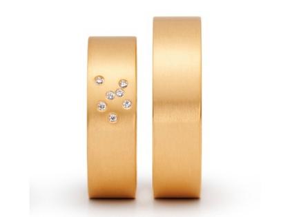 Niessing Molto Damenring mit 7 Brillanten – Ringe Trauring mit Besatz aus 750 Rotgold.