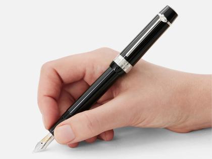 Montblanc Frederic Chopin Donation Pen Füllfederhalter – Schreibgeräte Füllfederhalter aus 585 Gelbgold, Edelharz und und platiniert. – Ansicht 3