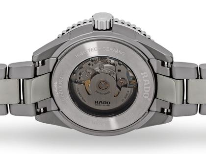 Rado Captain Cook  Keramik blau Plasmakeramik – Herrenuhren Uhr ohne Datum aus Keramik. Das Gehäuse ist rund und silber. Das Keramikarmband ist silber. Das Zifferblatt ist ein Index in schwarz. – Ansicht 4