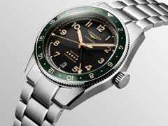 Longines Spirit Zulu Time Automatik Edelstahl 39mm schwarzes Zifferblatt Metallband – Herrenuhren Uhr mit Datum aus Edelstahl und Keramik. Das Gehäuse ist rund und silber. Das Edelstahlarmband ist silber. Das Zifferblatt ist arabisch Index und schwarz. – Ansicht 4