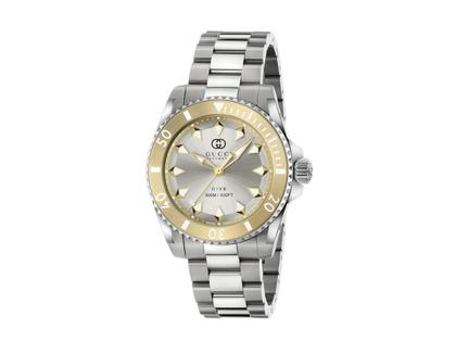 Herrenuhren Uhr ohne Datum aus Edelstahl, PVD beschichtet und vergoldet. Das Gehäuse ist rund und silber-gelbgold. Das Edelstahlarmband ist silber. Das Zifferblatt ist ein Index in silber.