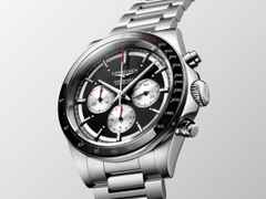 Longines Conquest Chronograph Automatik Edelstahl 42mm schwarzes Zifferblatt Metallband – Herrenuhren Chronograph aus Edelstahl und Keramik. Das Gehäuse ist rund und silber. Das Edelstahlarmband ist silber. Das Zifferblatt ist ein Index in schwarz. – Ansicht 2