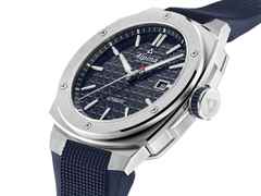 Alpina Alpiner Extreme Automatik Edelstahl 41mm blaues Zifferblatt blaues Kautschukband – Herrenuhren Uhr mit Datum aus Edelstahl und Kautschuk. Das Gehäuse ist rund und silber. Das Kautschuk / Kunststoff / Silikon Armband ist blau. Das Zifferblatt ist ein Index in blau. – Ansicht 3