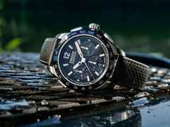 Union Glashütte Belisar Chronograph Sport Automatik Edelstahl Schwarz-DLC 43mm schwarzes Zifferblatt schwarzes Lederband – Herrenuhren Chronograph aus DLC beschichtet, Edelstahl und Leder. Das Gehäuse ist rund und silber. Das Lederarmband ist schwarz. Das Zifferblatt ist arabisch Index und schwarz. – Ansicht 8
